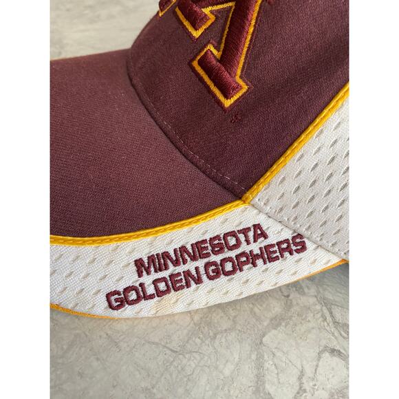 Minnesota Gophers Stretch-Fit Baseball Hat - Picture 4 of 6